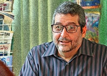 PACO AZANZA TELLETXIKI. Iroel, me quedo con tu abrazo