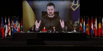 Hasta que no lo diga la OTAN y Zelenski, Bajmut sigue en manos del fascismo