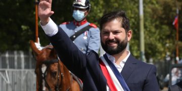 BRASIL. El progre Boric, Presidente de Chile, vuelve a hacer el ridículo aliándose con la extrema derecha