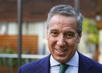 Zaplana, que fue puesto en libertad por su estado «terminal», consigue también una cuenta bancaria