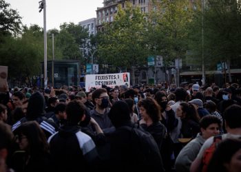 Cientos de personas acuden en Barcelona a manifestarse contra el fascismo