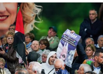 Sánchez se pone chulo con un grupo de saharauis que lo llama «traidor»