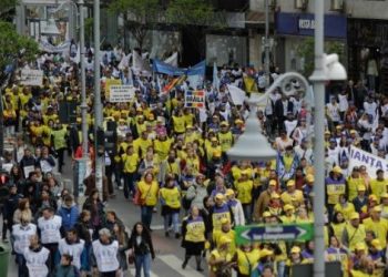 RUMANÍA. Huelga total en la enseñanza; decenas de miles de docentes toman las calles