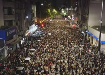 URUGUAY. Decenas de miles de personas reclamaron por los desaparecidos