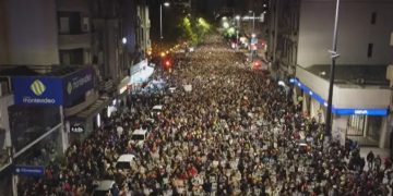 URUGUAY. Decenas de miles de personas reclamaron por los desaparecidos