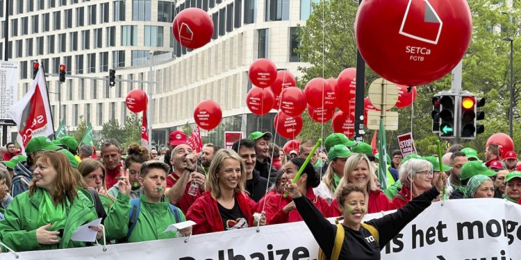 BÉLGICA. Los sindicatos paralizan el país denunciando la crisis económica