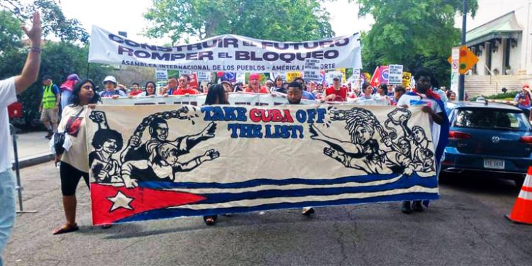 EE.UU. Exigen frente a la Casa Blanca el fin de las agresiones contra Cuba (+ vídeo)