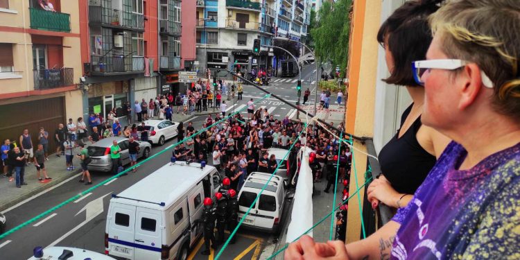 KARLA PISANO. Luchamos contra la suspensión de todos los desahucios