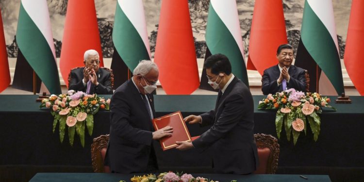 CHINA informa que ha establecido una «asociación estratégica» con Palestina