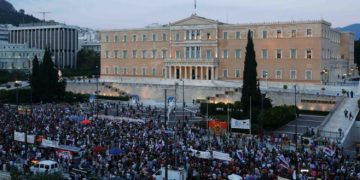 GRECIA. Miles de personas se manifestaron contra la U.E por su política de odio al emigrante que propició la tragedia en las costas griegas