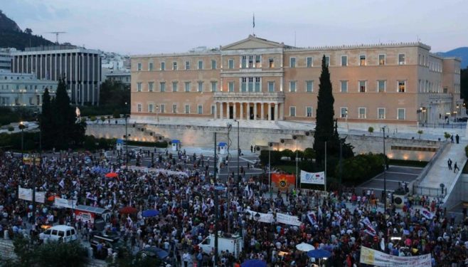 GRECIA. Miles de personas se manifestaron contra la U.E por su política de odio al emigrante que propició la tragedia en las costas griegas