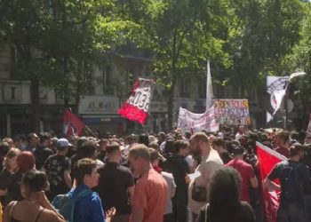 Importante manifestación antifascista en París en memoria de Clement Meric