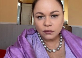 La delirante y psicópata anticomunista Zoe Valdés será candidata al Senado