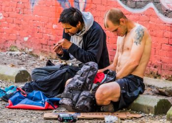 Tras causar estragos y convertirse en una pandemia en EE.UU, la llamada «droga zombie» llega a Europa. (Ojo, imágenes duras)