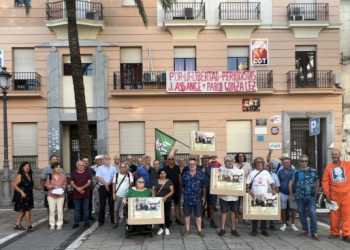 Video e info de inSurgente desde la mesa redonda y concentración ayer en Jerez x la libertad de Pablo Glez y Assange