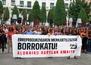 ITAIA se concentró contra el alquiler de úteros y la mercantilización de la reproducción