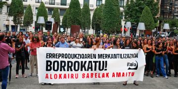 ITAIA se concentró contra el alquiler de úteros y la mercantilización de la reproducción