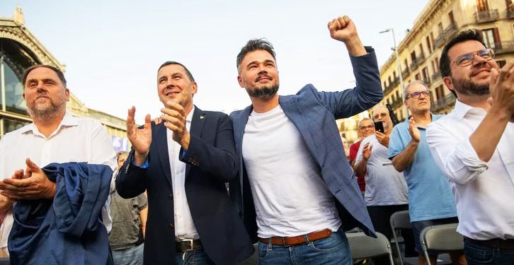 Cuatro incongruentes en un acto electoral en Catalunya: Otegi, Aragonès, Junqueras y Rufián