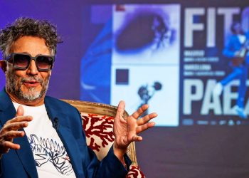 PAULA MARCONI. Yo vengo a vender mi corazón: De rockero pseudo-rebelde a agorero mercader de las decepciones