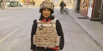 De negar la presencia de militares españoles en Ucrania a… (vídeo)