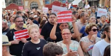 Manifestación contra la censura a publicaciones en valenciá