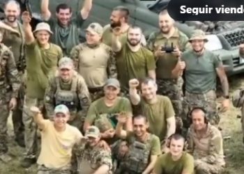 UCRANIA. Un breve video de 9 segundos donde se aprecia el saludo nazi de soldados ucranios