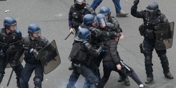 FRANCIA se burla de la críticas de la ONU sobre la violencia policial