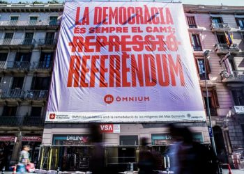 La guerra de las lonas llega a su epitafio