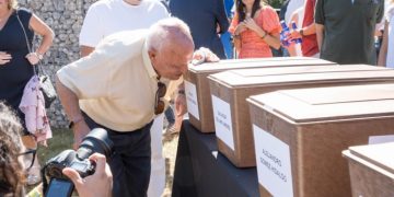 Los familiares recuperan los restos de 5 antifascistas asesinados en la cárcel franquista de Orduña