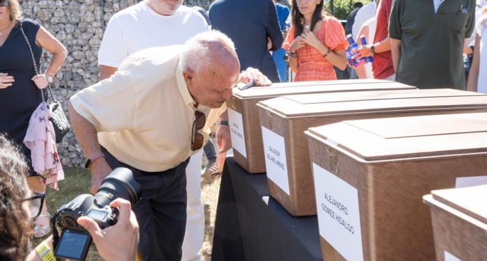 Los familiares recuperan los restos de 5 antifascistas asesinados en la cárcel franquista de Orduña