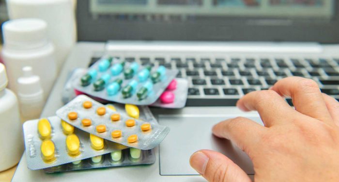 Denuncian a compañías farmacéuticas por financiar a organizaciones de pacientes para que presionen a favor de sus fármacos