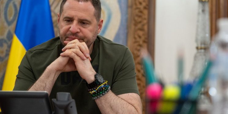 UCRANIA reconoce en un clima de desmoralización que no avanzan