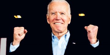 EE.UU. Un día después de anunciar 250 millones en armas para Ucrania, Biden sólo ofrece ayuda de 95 a Hawái