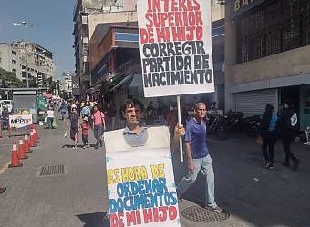 Asier Guridi, refugiado político vasco, de nuevo en lucha en las calles por los derechos de su hijo