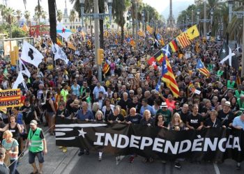 La Asamblea Nacional de Catalunya pide a ERC y Junts que no le regalen el voto al PSOE