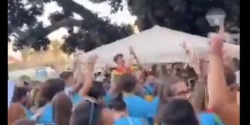Video de Jóvenes católicos que asisten a un acto con el Papa en Portugal cantando el Cara al sol