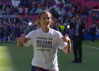 Una camiseta que incomoda al establishment deportivo, la de la mejor jugadora catalana de este mundial