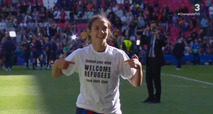 Una camiseta que incomoda al establishment deportivo, la de la mejor jugadora catalana de este mundial