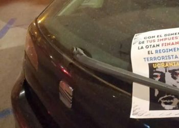 Aparecen en Madrid miles de folletos ilustrativos sobre la Ucrania de Zelenski