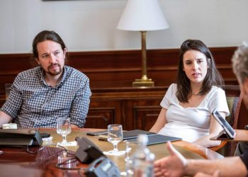 Crisis en Podemos: Pablo Iglesias publica el curriculm de su mujer Irene Montero
