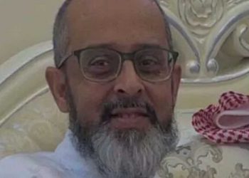 Publica en redes sociales críticas a la monarquía y lo condenan a muerte