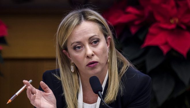 ITALIA. El gobierno Meloni elimina la renta básica que era sostén de miles de familias