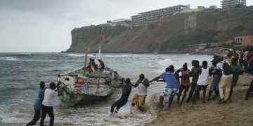 Otros 60 migrantes muertos que no llegaron a las portadas de Falsimedia