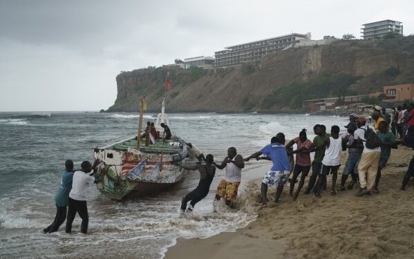 Otros 60 migrantes muertos que no llegaron a las portadas de Falsimedia