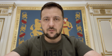 El propio Zelenski sube una foto donde se ve a un soldado ucranio con simbología nazi