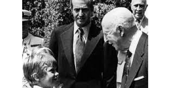 El Borbón recibe súbditos