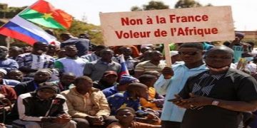 Francia nunca dejó de saquear África