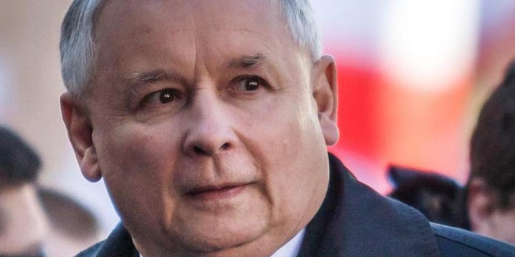 POLONIA. El gobierno neo-fascista convocará un referéndum para privatizarlo todo