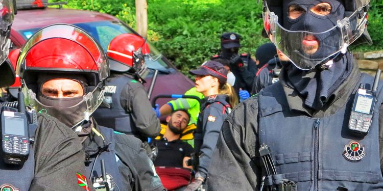 Una persona ha sido desahuciada en Idiazabal con el beneplácito del Ayto. y la ayuda de la Ertzaintza