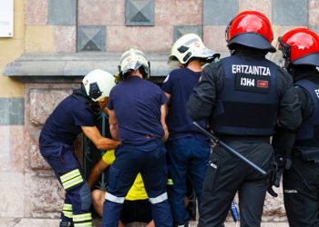 La misma policía que fue homenajeada en 2022 ha reprimido hoy a la militancia de Ernai